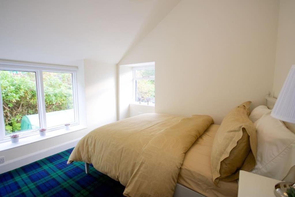 Rossmay House - 4 Bedroom Scottish Villa With Waterfront / Mountain Views Arrochar Exterior foto