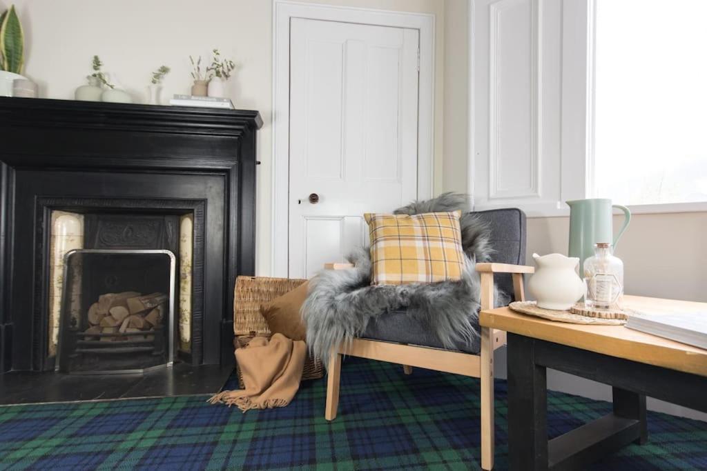 Rossmay House - 4 Bedroom Scottish Villa With Waterfront / Mountain Views Arrochar Exterior foto